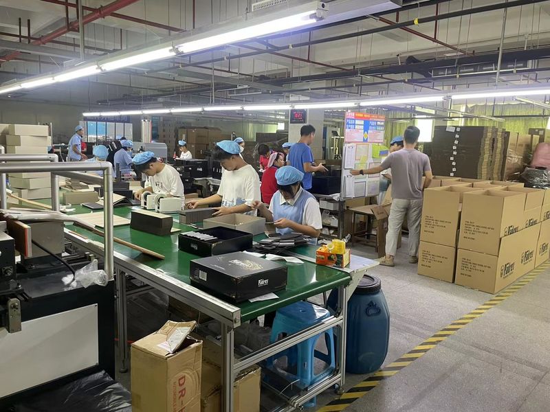 Dongguan Yongjian Paper Products Co., Ltd Produktionslinie des Herstellers